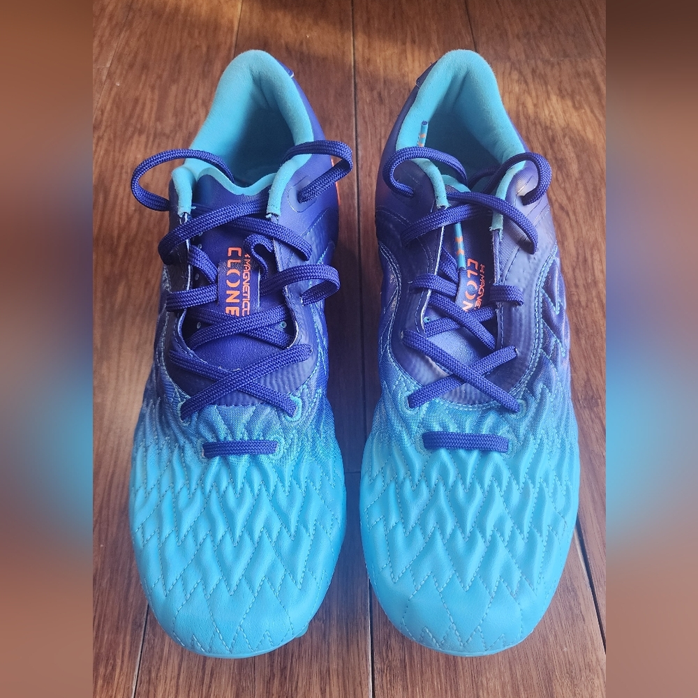 (NWOT) Under Armour Magnetico Clone Men’s Soccer Cleats elite